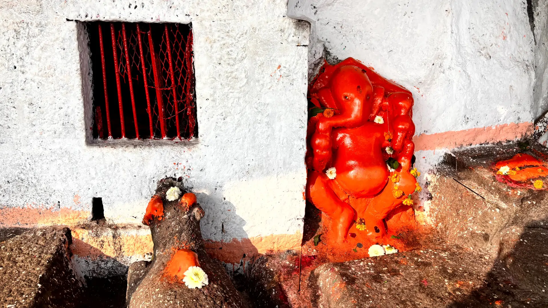 108 Shivling Gupha
